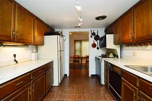 5117 S Cornell Ave, Chicago, IL 60615 - Photo 9