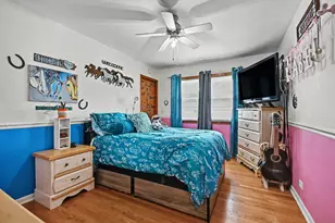 901 Brookwood St, Bensenville, IL 60106 - Photo 9