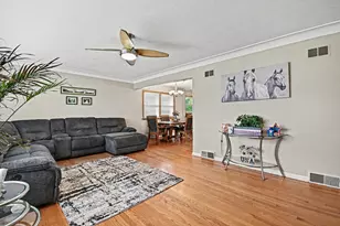 901 Brookwood St, Bensenville, IL 60106 - Photo 3