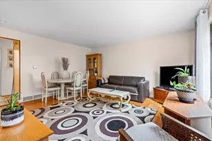 4836 Kirk St, Skokie, IL 60077 - Photo 3
