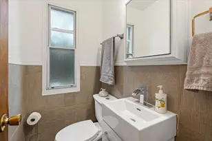 4836 Kirk St, Skokie, IL 60077 - Photo 9