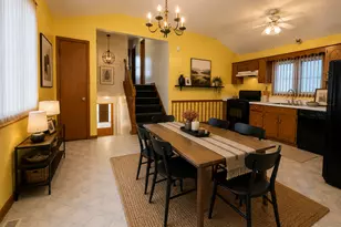 5708 W 64th Pl, Chicago, IL 60638 - Photo 3