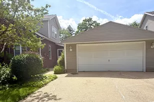 1203 6th St, Peru, IL 61354 - Photo 33