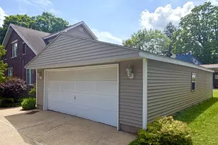 1203 6th St, Peru, IL 61354 - Photo 35