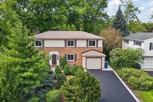208 Pine St, Deerfield, IL 60015 - Photo 1