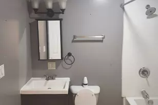 208 Illinois St, Joliet, IL 60436 - Photo 5