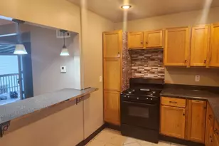208 Illinois St, Joliet, IL 60436 - Photo 7