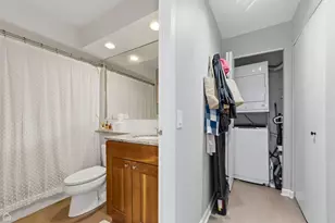 3033 N Sheridan Rd, Chicago, IL 60657 - Photo 9