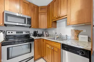 3033 N Sheridan Rd, Chicago, IL 60657 - Photo 5