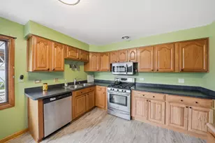 7036 Oxford St, Bridgeview, IL 60455 - Photo 9