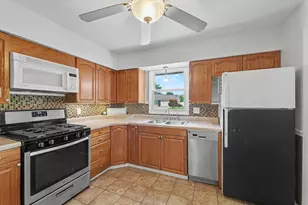 517 Stout St, Saint John, IL 61873 - Photo 11