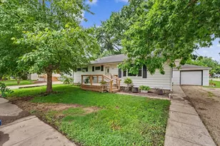 517 Stout St, Saint John, IL 61873 - Photo 1