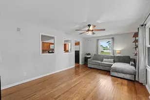 517 Stout St, Saint John, IL 61873 - Photo 7