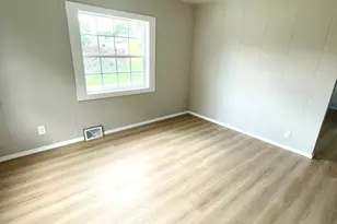 529 N School Ave, Oglesby, IL 61348 - Photo 3