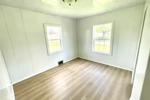 529 N School Ave, Oglesby, IL 61348 - Photo 7