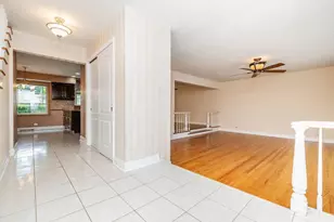 1012 S Church Rd, Mount Prospect, IL 60056 - Photo 3