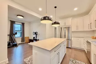 4120 W Barry Ave, Chicago, IL 60641 - Photo 7