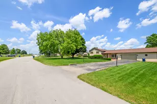 24662 W Red Oak Ln, Shorewood, IL 60404 - Photo 9