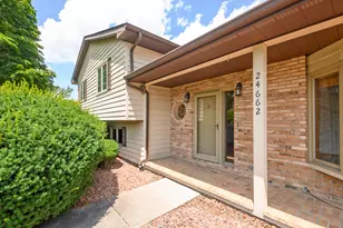 24662 W Red Oak Ln, Shorewood, IL 60404 - Photo 3