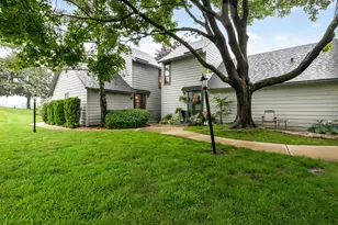 736 Glen Way, Gurnee, IL 60031 - Photo 1