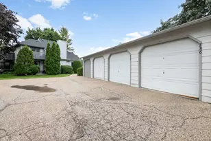 736 Glen Way, Gurnee, IL 60031 - Photo 17
