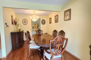 402 Honey Locust Dr, Wheeling, IL 60090 - Photo 3
