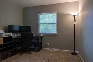 334 N Brookshore Dr, Shorewood, IL 60404 - Photo 9