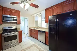 8999 Kennedy Dr, Des Plaines, IL 60016 - Photo 9