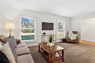 28W691 Leverenz Rd, Naperville, IL 60564 - Photo 3