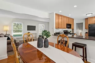 28W691 Leverenz Rd, Naperville, IL 60564 - Photo 5