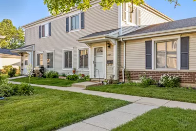 1034 Cove Drive #147B, Prospect Heights, IL 60070 - Photo 1