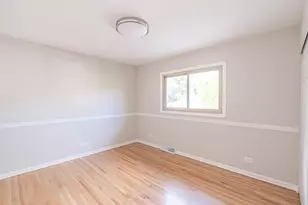 978 Sycamore Ln, Bartlett, IL 60103 - Photo 9