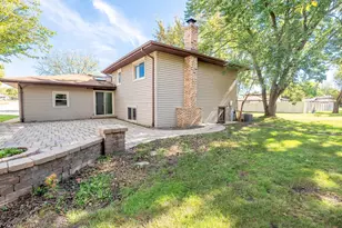 978 Sycamore Ln, Bartlett, IL 60103 - Photo 15