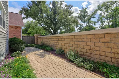 1702 Astor Avenue, Oakbrook Terrace, IL 60181 - Photo 23