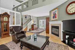 1702 Astor Ave, Oakbrook Terrace, IL 60181 - Photo 5
