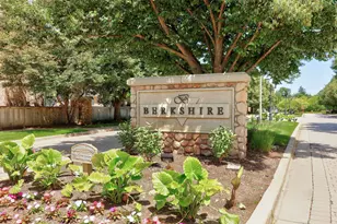 1702 Astor Ave, Oakbrook Terrace, IL 60181 - Photo 25