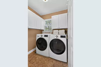 1702 Astor Avenue, Oakbrook Terrace, IL 60181 - Photo 17