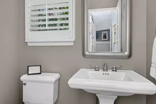 1702 Astor Ave, Oakbrook Terrace, IL 60181 - Photo 9