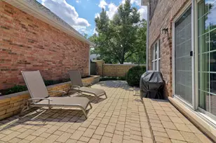 1702 Astor Ave, Oakbrook Terrace, IL 60181 - Photo 21