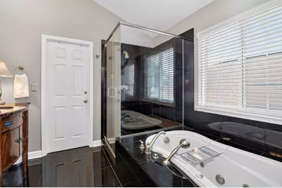 1702 Astor Avenue, Oakbrook Terrace, IL 60181 - Photo 13
