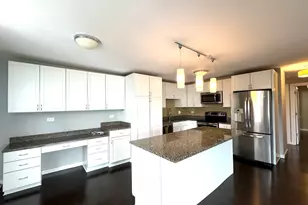 3033 N Sheridan Rd, Chicago, IL 60657 - Photo 5