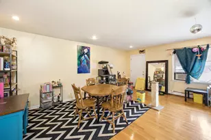 1105 Holiday Ln, Des Plaines, IL 60016 - Photo 9