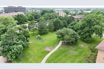 1105 Holiday Lane #15, Des Plaines, IL 60016 - Photo 9