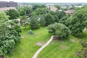 1105 Holiday Ln, Des Plaines, IL 60016 - Photo 9
