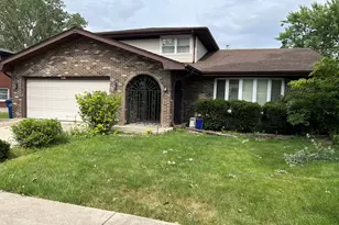 8541 S 83rd Ave, Hickory Hills, IL 60457 - Photo 3