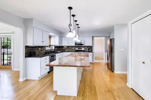 3912 Mallard Ln, Naperville, IL 60564 - Photo 5