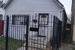 3307 W 37th Pl, Chicago, IL 60632 - Photo 1