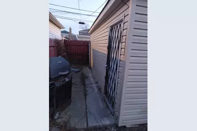 3307 W 37th Place, Chicago, IL 60632 - Photo 5
