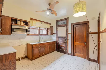 10708 S Avenue E, Chicago, IL 60617 - Photo 11