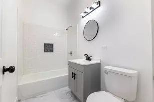 1421 E 69th Pl, Chicago, IL 60637 - Photo 17